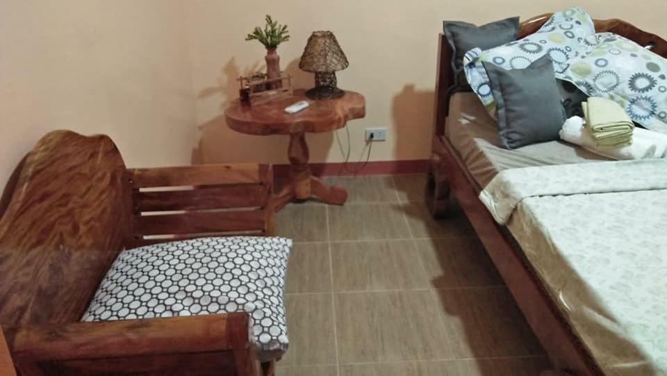 Anvel Homestay Basco Exterior foto